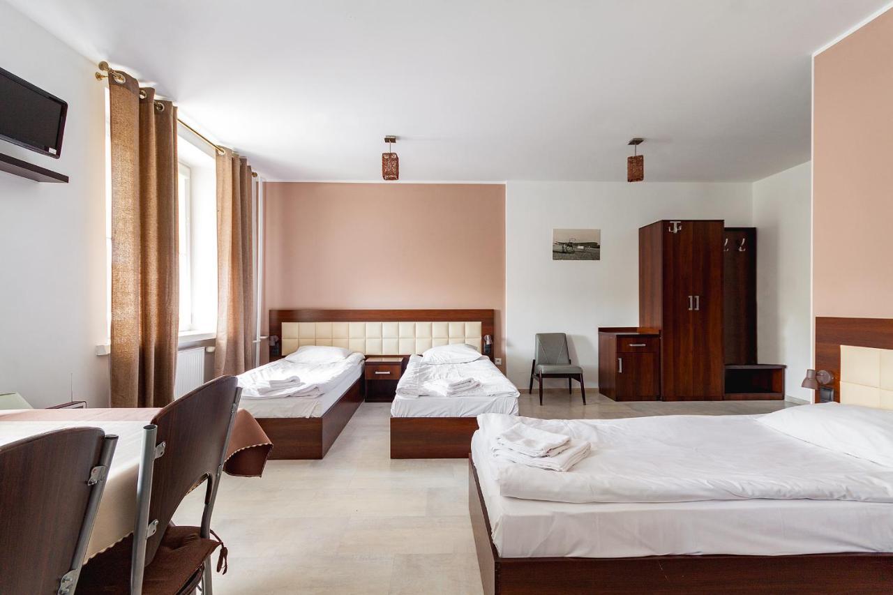 Avion Hotel Swidnik  Exterior photo